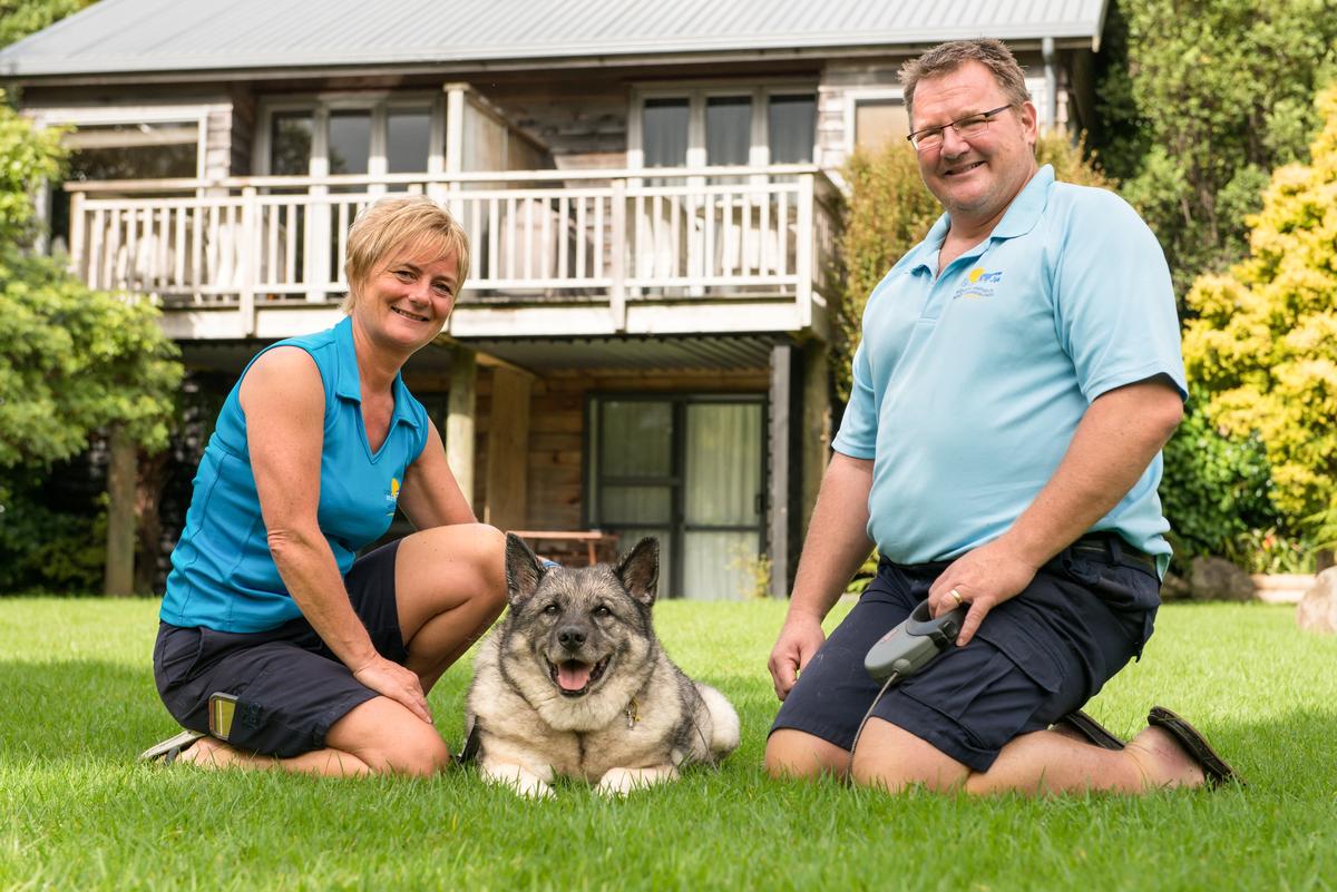 Bay of Islands Holiday Apartments hosts Lesley and Gary with Rex